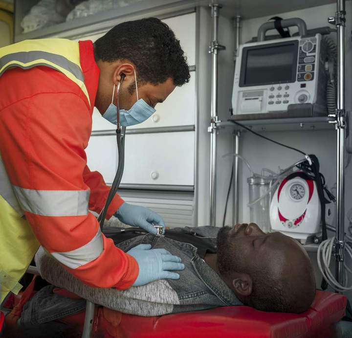 Transport médical adapté à vos besoins, rapide et sécurisé